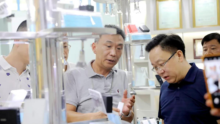 全力以赴解決企業缺工問題”--市人社局局長劉明發調研BG大游集团電子