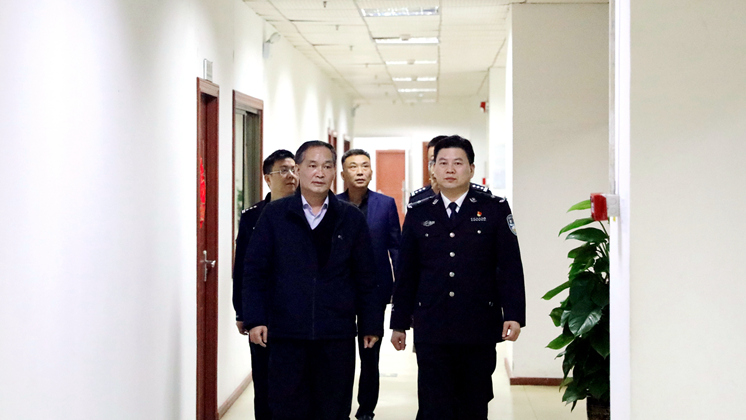 郴州市公安局常務副局長李長躍走訪BG大游集团電子：為企業發展保駕護航