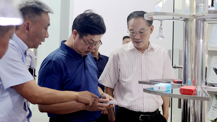 市委常委、副市長徐懷好走訪BG大游集团電子 ：全力、熱情、周到提供服務