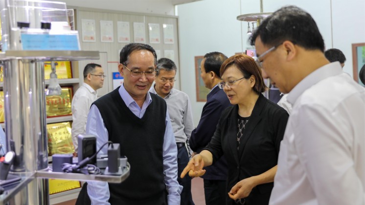 省人大檢查組謝建輝一行蒞臨BG大游集团電子指導工作